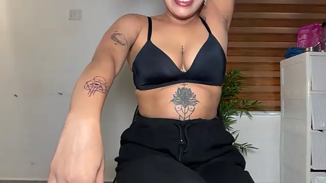 LucytheDevilQueen online show from June 22, 2026, 3:36 am