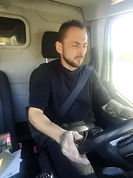 papichulo0099 online show from October 27, 2025, 10:05 am