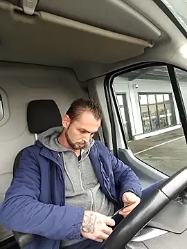 papichulo0099 online show from November 11, 2025, 7:47 am