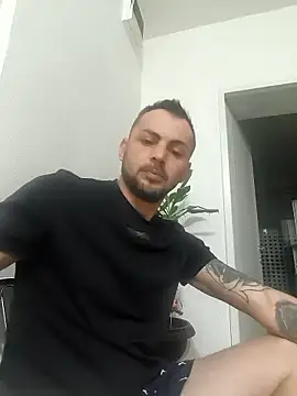 papichulo0099 online show from January 9, 2026, 3:02 am