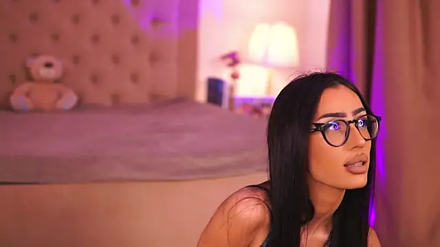 Snapshot of ChloeObril chatting on December 23, 2025, 4:01 am ChloeObril online show from December 23, 2025, 4:01 am