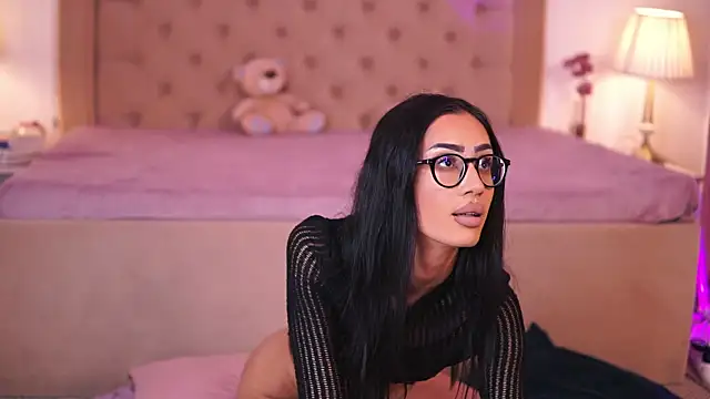 Snapshot of ChloeObril chatting on December 3, 2025, 4:13 am ChloeObril online show from December 3, 2025, 4:13 am