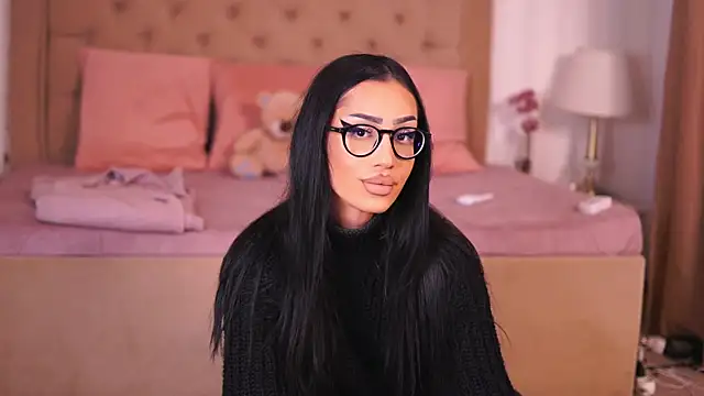 Snapshot of ChloeObril chatting on November 28, 2025, 4:01 am ChloeObril online show from November 28, 2025, 4:01 am