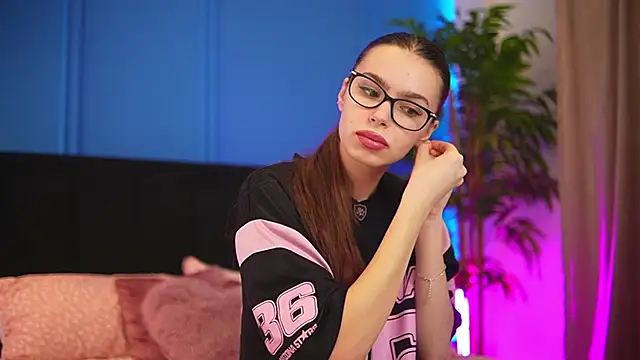 Snapshot of alexxisrae chatting on November 25, 2025, 4:13 am alexxisrae online show from November 25, 2025, 4:13 am