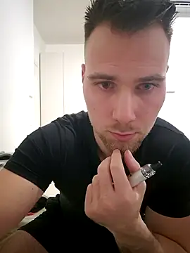 mrlyuis online show from November 30, 2025, 9:37 pm