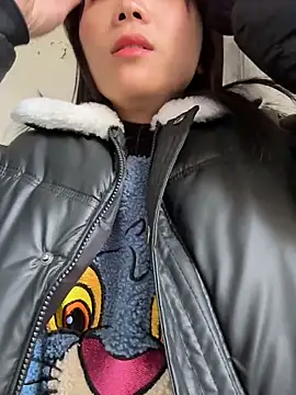 thaoyeuuu online show from December 5, 2025, 3:27 am