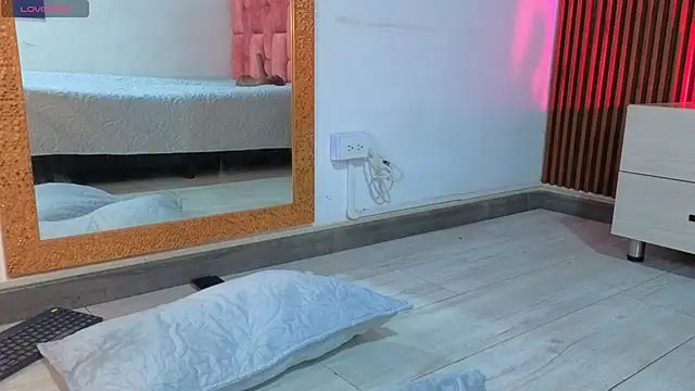 Snapshot of anna_beneet chatting on November 28, 2025, 12:05 pm anna beneet online show from November 28, 2025, 12:05 pm