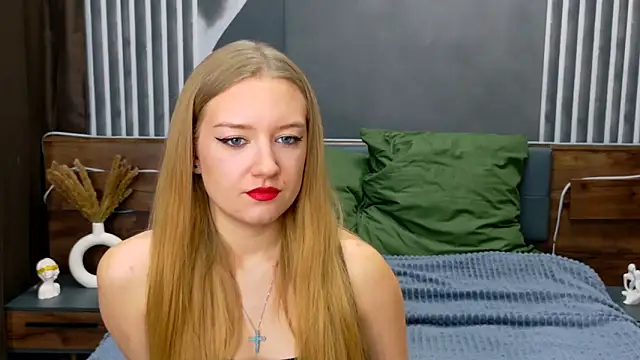 DarcyWilsy online show from November 11, 2025, 4:35 pm