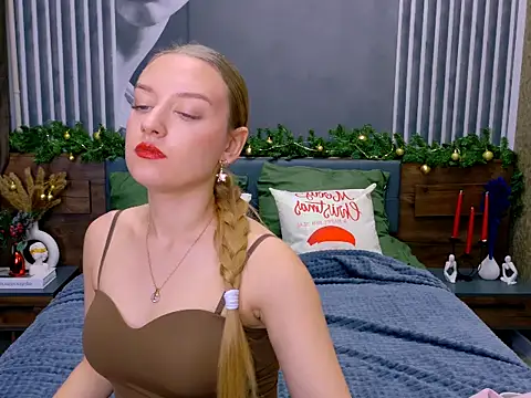 DarcyWilsy online show from December 17, 2025, 4:01 pm