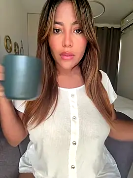 MegannHills online show from September 26, 2025, 2:57 pm