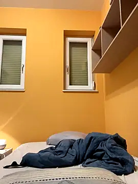 Snapshot of Raveman chatting on November 6, 2025, 6:12 pm Raveman online show from November 6, 2025, 6:12 pm