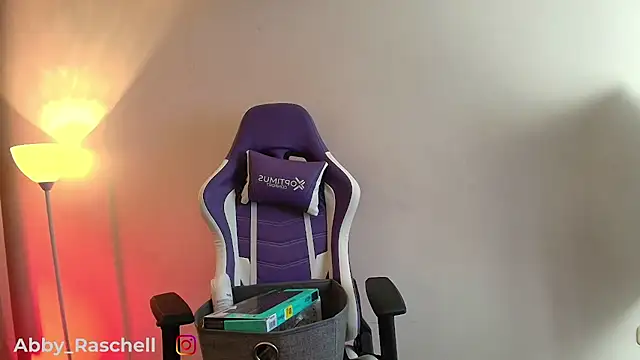 Abby Raschell online show from February 4, 2026, 3:45 am