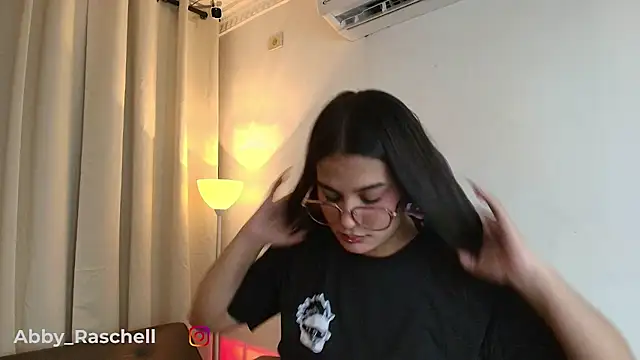 Abby Raschell online show from February 18, 2026, 4:32 am