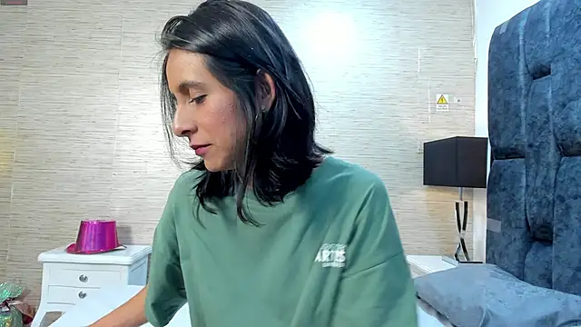 Snapshot of MiaAmore_ chatting on November 27, 2025, 3:56 pm MiaAmore online show from November 27, 2025, 3:56 pm