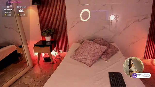 Snapshot of SophieCollins_1 chatting on November 21, 2025, 12:26 pm SophieCollins 1 online show from November 21, 2025, 12:26 pm