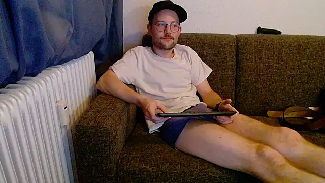 Snapshot of ChefDeLust chatting on December 5, 2025, 5:33 pm ChefDeLust online show from December 5, 2025, 5:33 pm