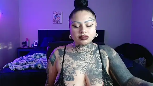 Snapshot of chicanachic13 chatting on July 24, 2026, 2:40 am chicanachic13 online show from July 24, 2026, 2:40 am