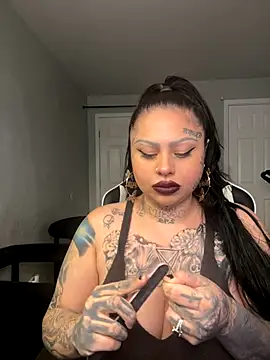 chicanachic13 online show from September 26, 2025, 5:03 am