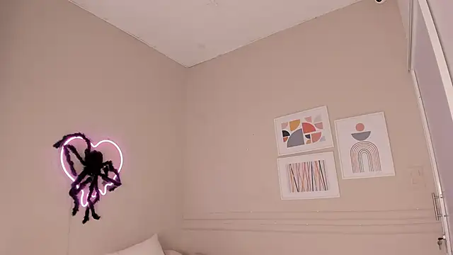  aleja x online show from November 1, 2025, 11:37 am