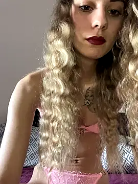 Snapshot of Bianca_XX25 chatting on December 1, 2025, 9:54 am Bianca XX25 online show from December 1, 2025, 9:54 am