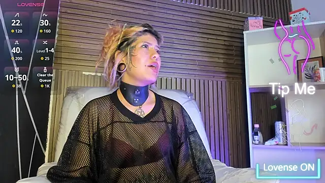 Snapshot of MistressMariam_ chatting on November 19, 2025, 8:20 pm MistressMariam online show from November 19, 2025, 8:20 pm