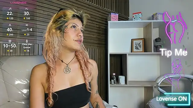 Snapshot of MistressMariam_ chatting on November 18, 2025, 9:07 pm MistressMariam online show from November 18, 2025, 9:07 pm