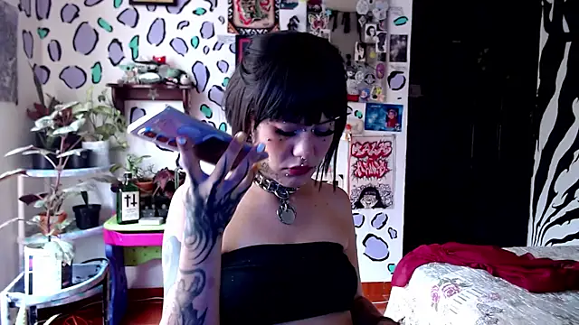 Snapshot of MistressMariam_ chatting on September 26, 2025, 4:03 pm MistressMariam online show from September 26, 2025, 4:03 pm