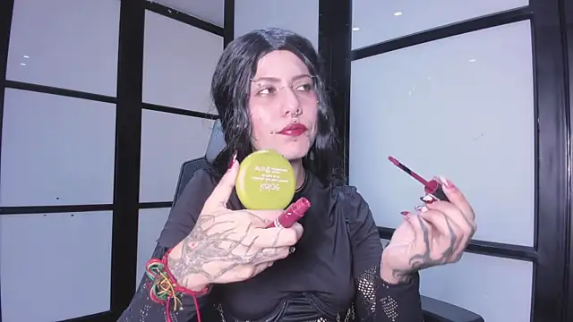 Snapshot of MistressMariam_ chatting on October 31, 2025, 6:26 pm MistressMariam online show from October 31, 2025, 6:26 pm