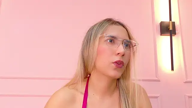 MaddieTease online show from November 26, 2025, 1:00 pm