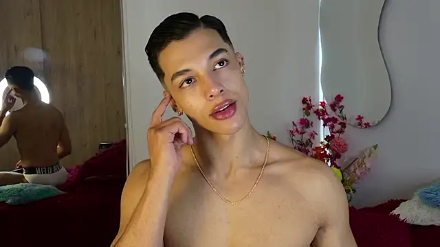 Snapshot of Troye_Williams chatting on March 22, 2026, 12:29 pm Troye Williams online show from March 22, 2026, 12:29 pm