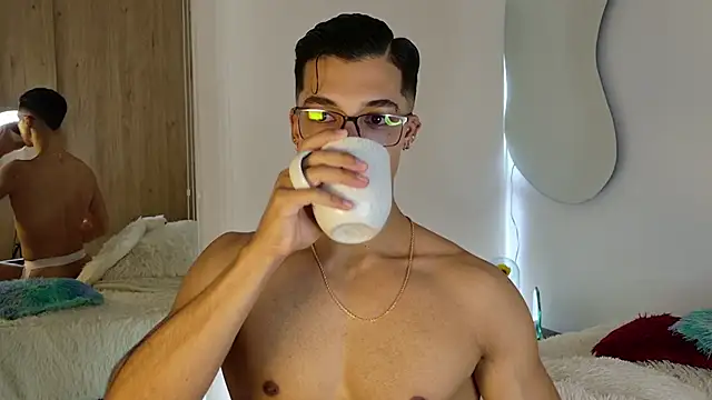 Snapshot of Troye_Williams chatting on April 12, 2026, 12:41 pm Troye Williams online show from April 12, 2026, 12:41 pm