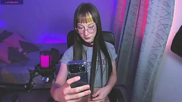 Snapshot of starrraura chatting on April 10, 2026, 9:55 pm starrraura online show from April 10, 2026, 9:55 pm