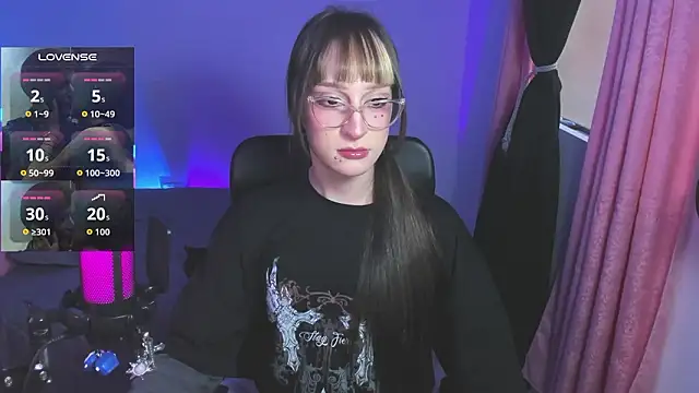 Snapshot of starrraura chatting on March 26, 2026, 10:29 pm starrraura online show from March 26, 2026, 10:29 pm