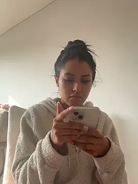 Victoria alson online show from March 25, 2026, 1:21 pm