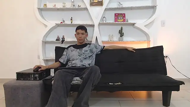 Snapshot of BEAUTY_BOYS1 chatting on November 22, 2025, 7:07 am BEAUTY BOYS1 online show from November 22, 2025, 7:07 am