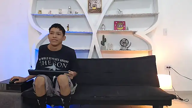 Snapshot of BEAUTY_BOYS1 chatting on November 18, 2025, 7:22 am BEAUTY BOYS1 online show from November 18, 2025, 7:22 am