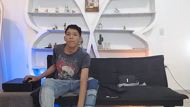 Snapshot of BEAUTY_BOYS1 chatting on November 14, 2025, 7:12 am BEAUTY BOYS1 online show from November 14, 2025, 7:12 am