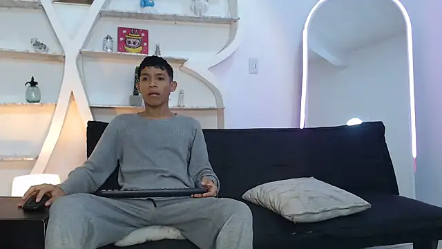 Snapshot of BEAUTY_BOYS1 chatting on October 22, 2025, 7:08 am BEAUTY BOYS1 online show from October 22, 2025, 7:08 am