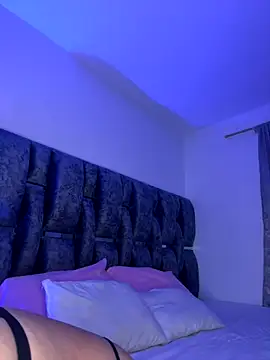 Snapshot of Bella-kim- chatting on November 23, 2025, 6:12 am Bella-kim- online show from November 23, 2025, 6:12 am