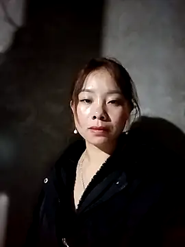 milo123-xx online show from November 12, 2025, 2:32 pm