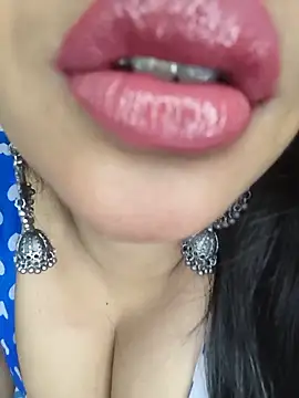 Cute merry01 online show from May 17, 2026, 5:18 am