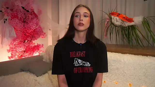 Snapshot of EviaRabasca chatting on October 31, 2025, 11:40 am EviaRabasca online show from October 31, 2025, 11:40 am