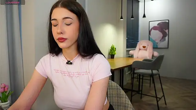 Snapshot of EviaRabasca chatting on March 19, 2026, 11:32 am EviaRabasca online show from March 19, 2026, 11:32 am