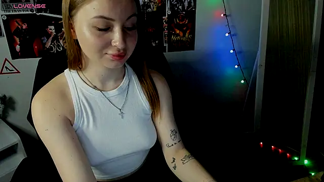 Snapshot of Rose_se chatting on September 28, 2025, 7:04 am Rose se online show from September 28, 2025, 7:04 am