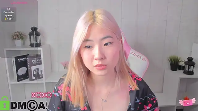 Aisi 18 online show from December 3, 2025, 12:44 am