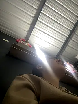 Snapshot of Madyson94 chatting on December 3, 2025, 1:21 pm Madyson94 online show from December 3, 2025, 1:21 pm