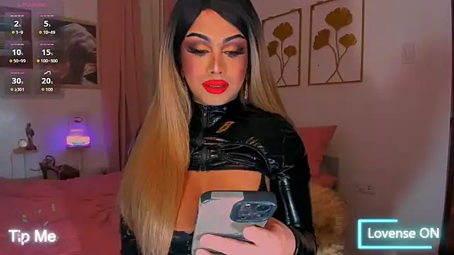 Snapshot of MeduzaCampbell chatting on September 10, 2025, 8:35 am MeduzaCampbell online show from September 10, 2025, 8:35 am