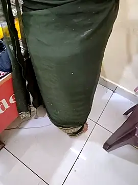 Hot modal online show from April 18, 2026, 4:42 pm