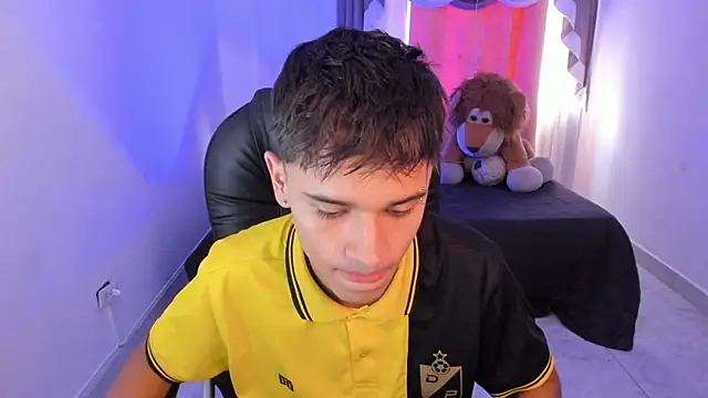 Aron Boyy online show from February 16, 2026, 5:44 pm