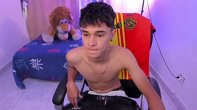 Aron Boyy online show from April 10, 2026, 9:44 pm